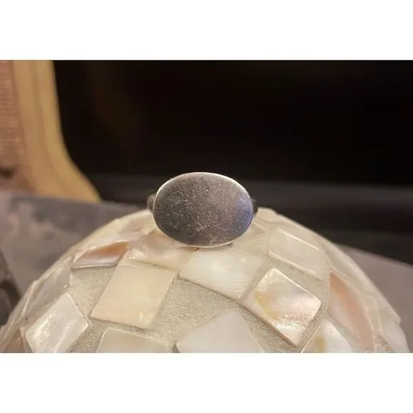 Vintage Sterling Silver Oval Initial Signet Ring - Picture 6 of 6